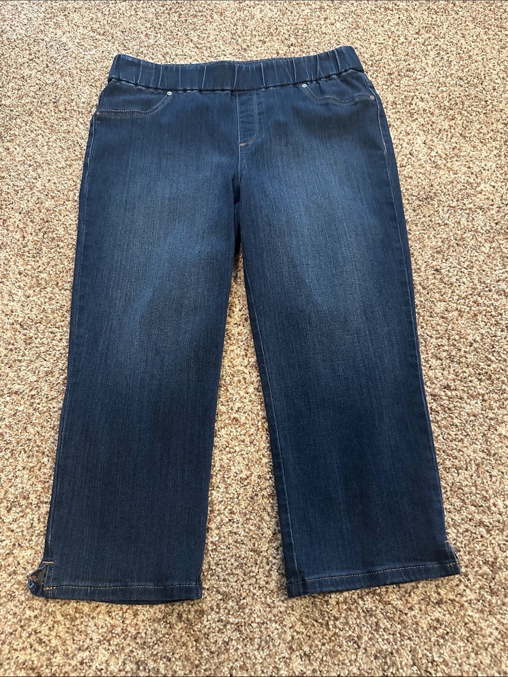 Chico's Denim Pull on Stretch Jegging Capri